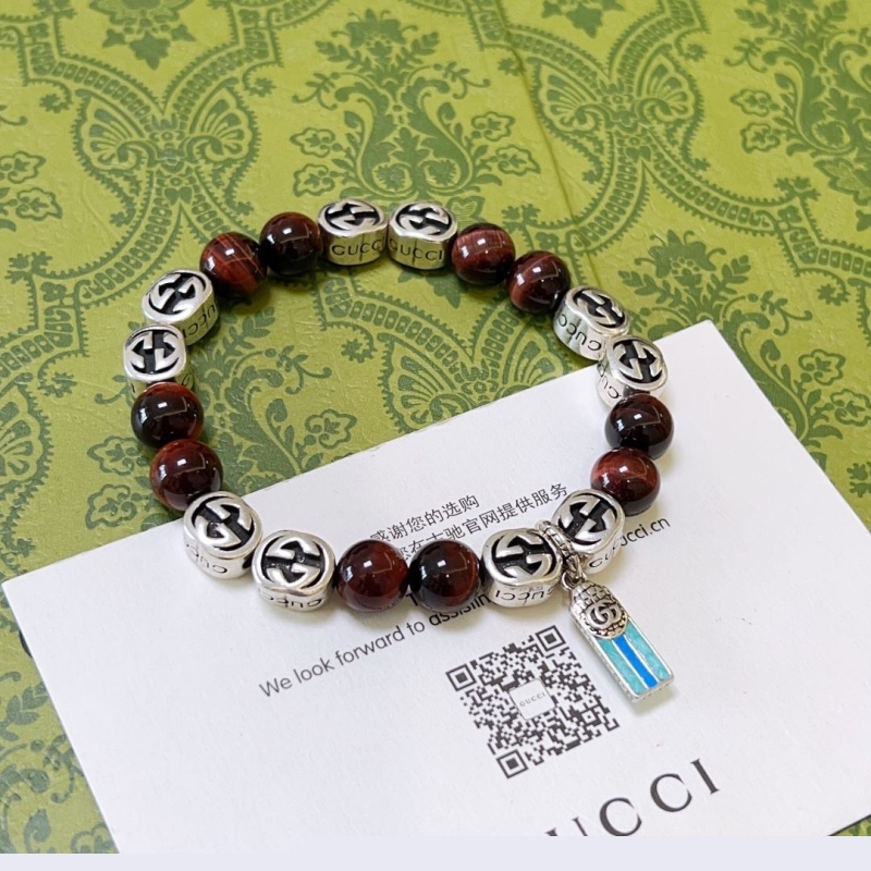G*u*i bracelets